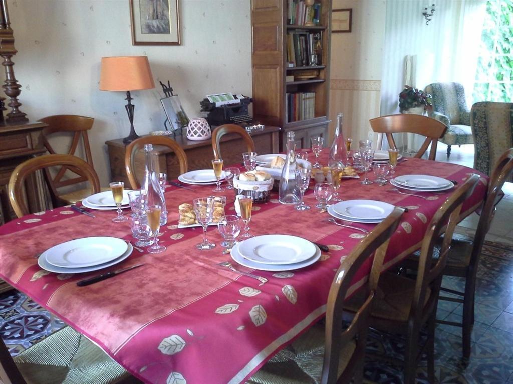 โอ เพร ดู มูแล็ง Bed & Breakfast Clamanges ภายนอก รูปภาพ
