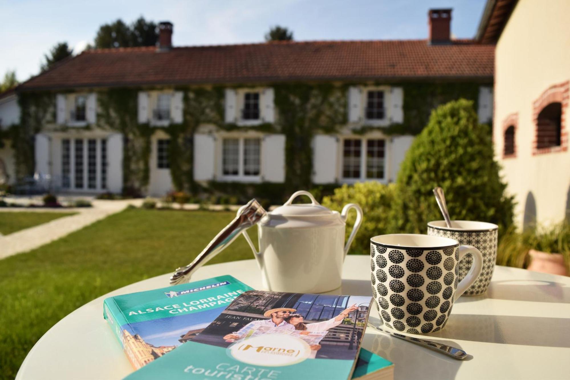 โอ เพร ดู มูแล็ง Bed & Breakfast Clamanges ภายนอก รูปภาพ